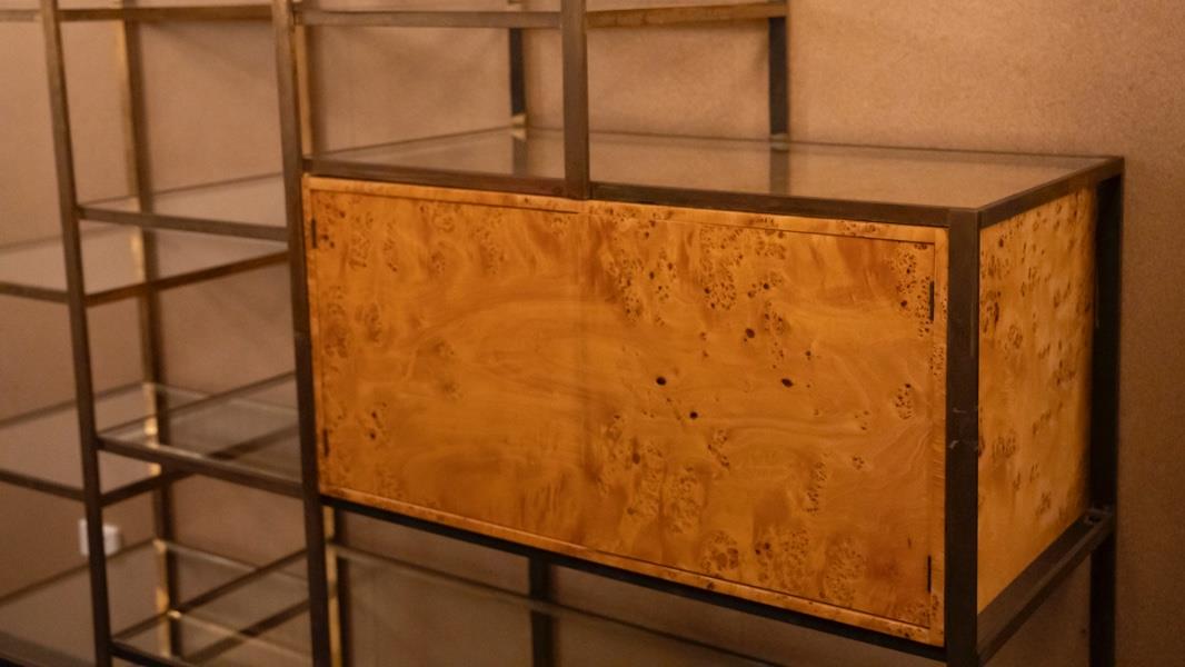 Willy Rizzo mid-century wall unit in brass and burl wood