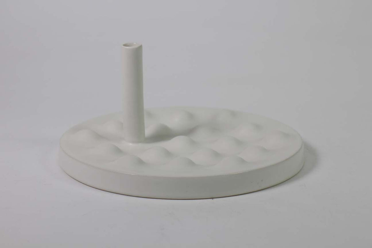 Rest Vase in matt white by Prempracha's Collection