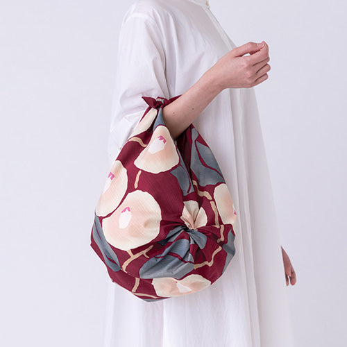 Furoshiki: Yumeji Takehisa, Camellia, Bordeaux