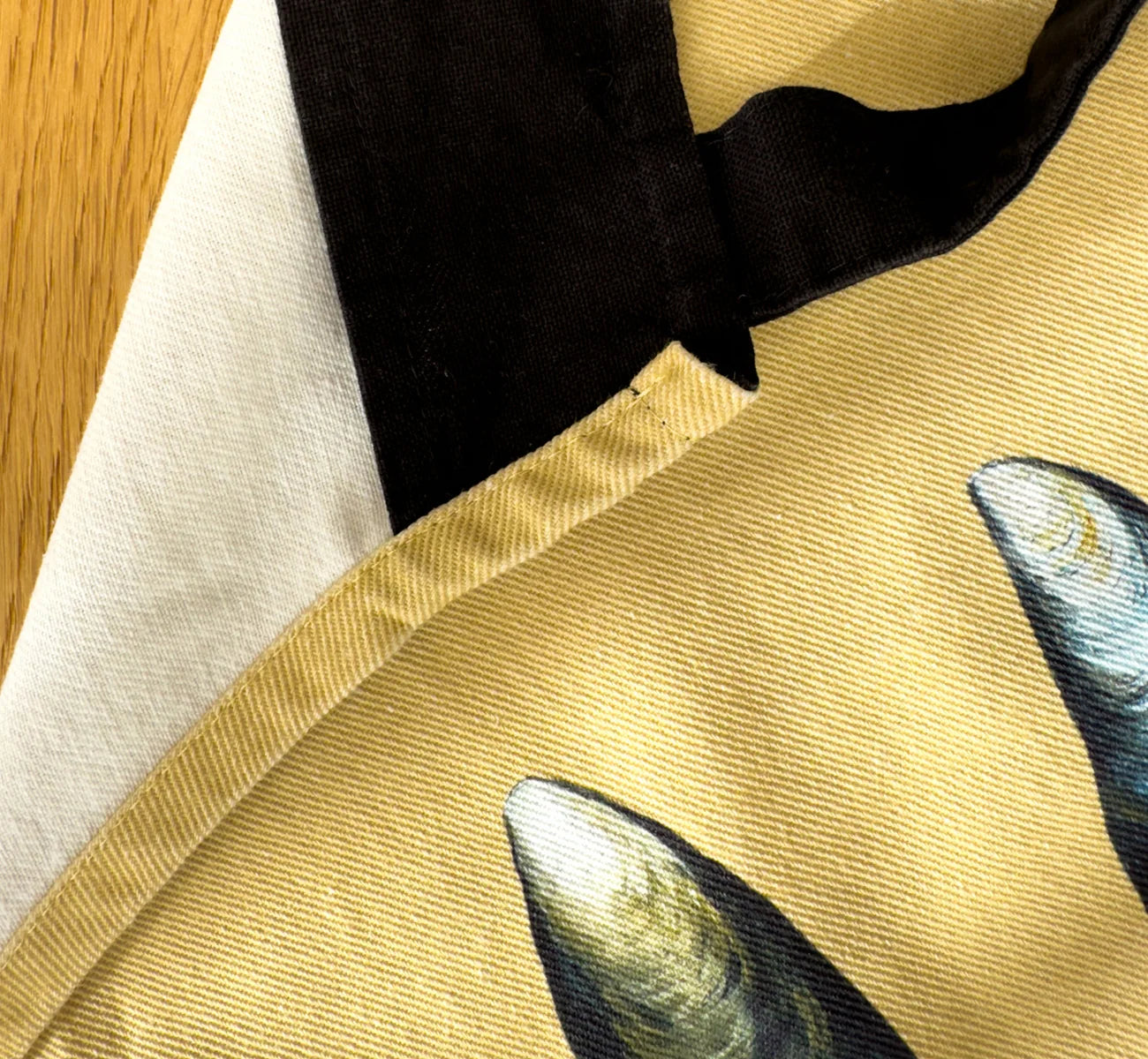 Apron: Les Moules