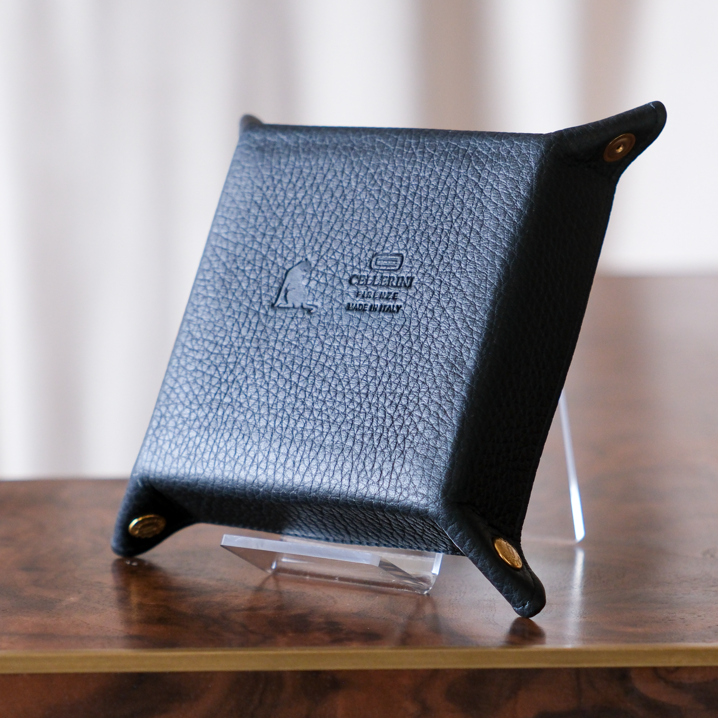 Classic leather valet tray