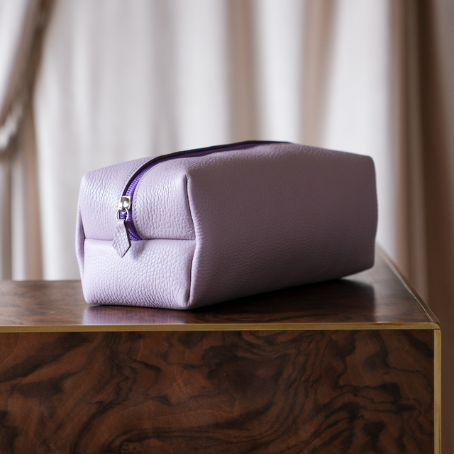 Leather toiletry bag, hand-stitched by Cellerini, Florence