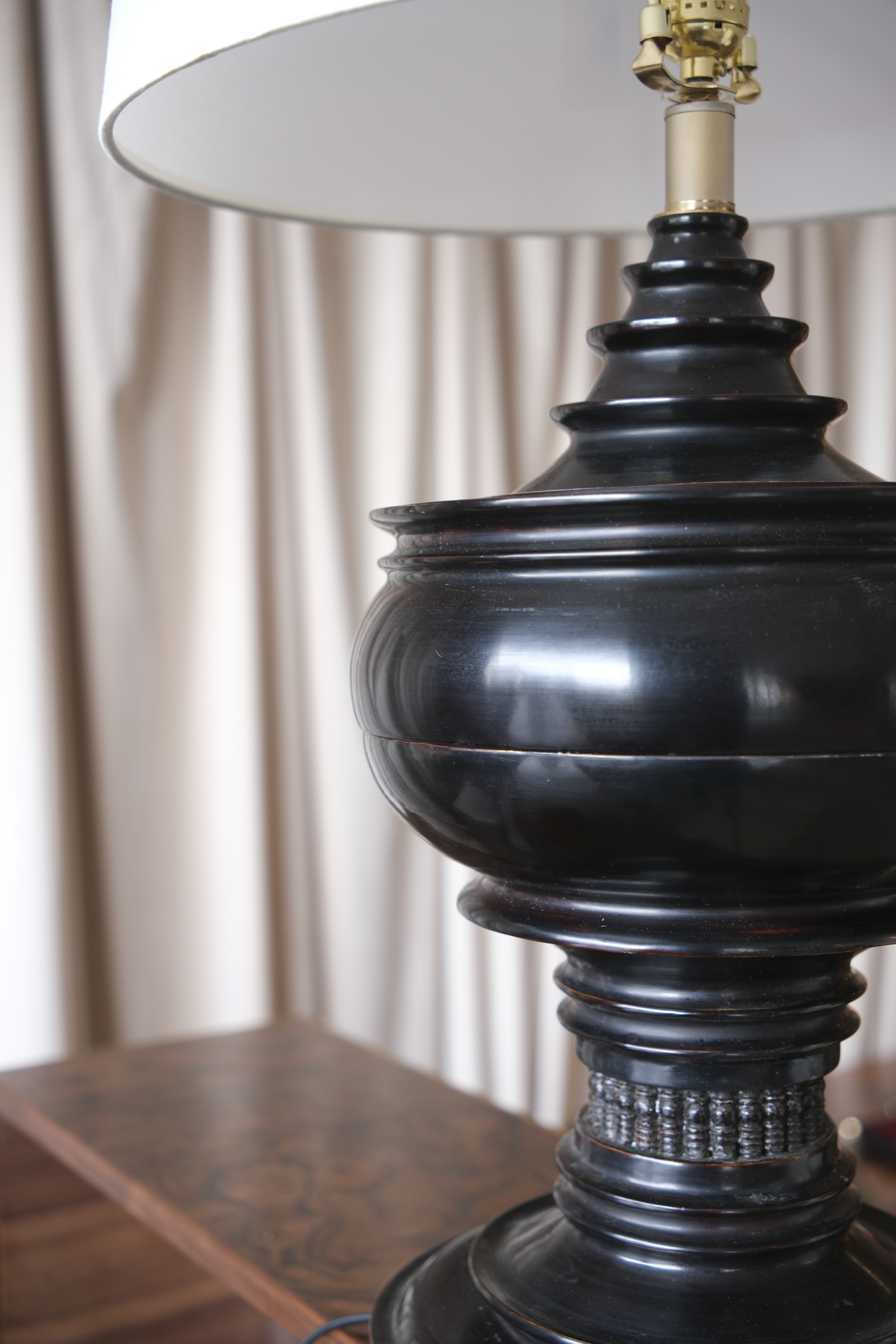 Burmese lacquerware lamp