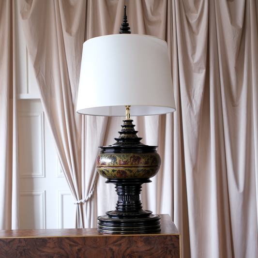 Burmese lacquer lamp: Decorated