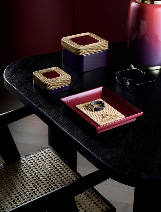 Nest rectangular tray