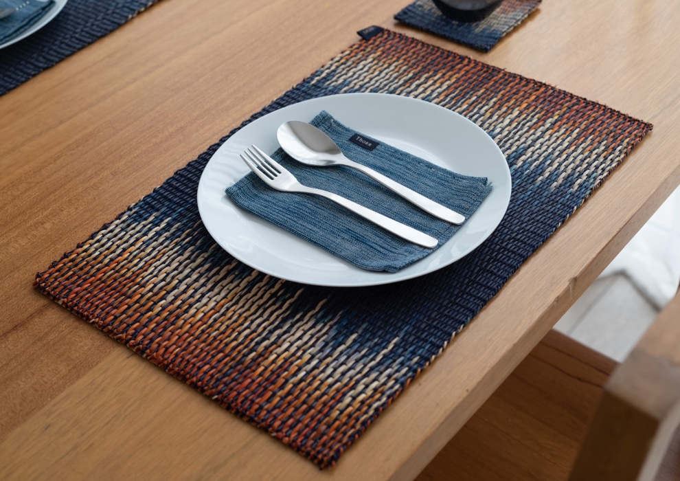 Mysterious sedge placemat