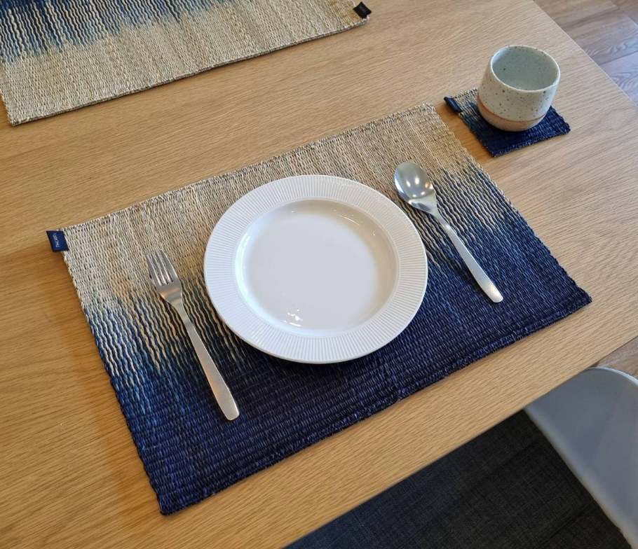 Gradient sedge placemat