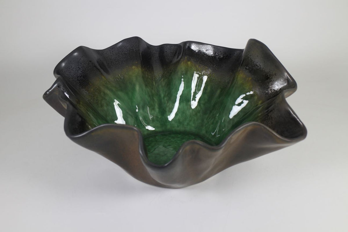 Drip glaze bowl in green by Prempracha's Collection